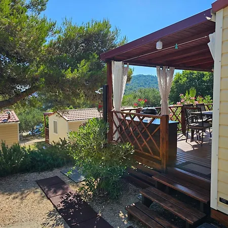 Mobile Sea Fairy , Jezera , Murter Campingplatz *