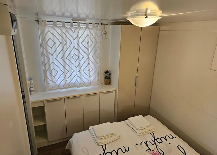 Mobile Sea Fairy , Jezera , Murter * Tisno